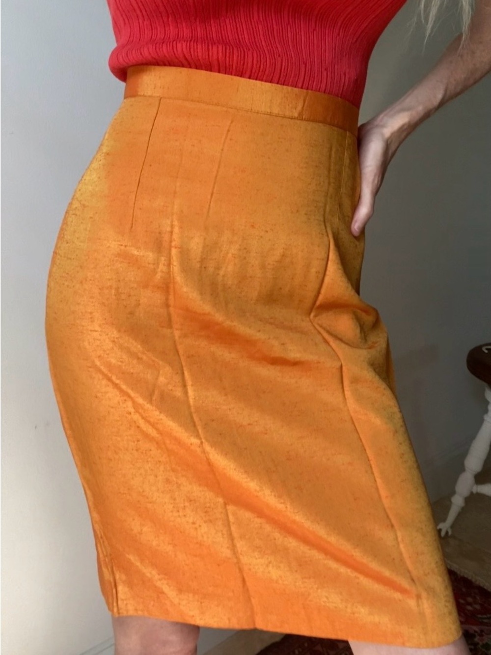 Vintage 90s Italian L’Equipe chic tangerine pencil skirt ~ very Prada 🤌🏻
